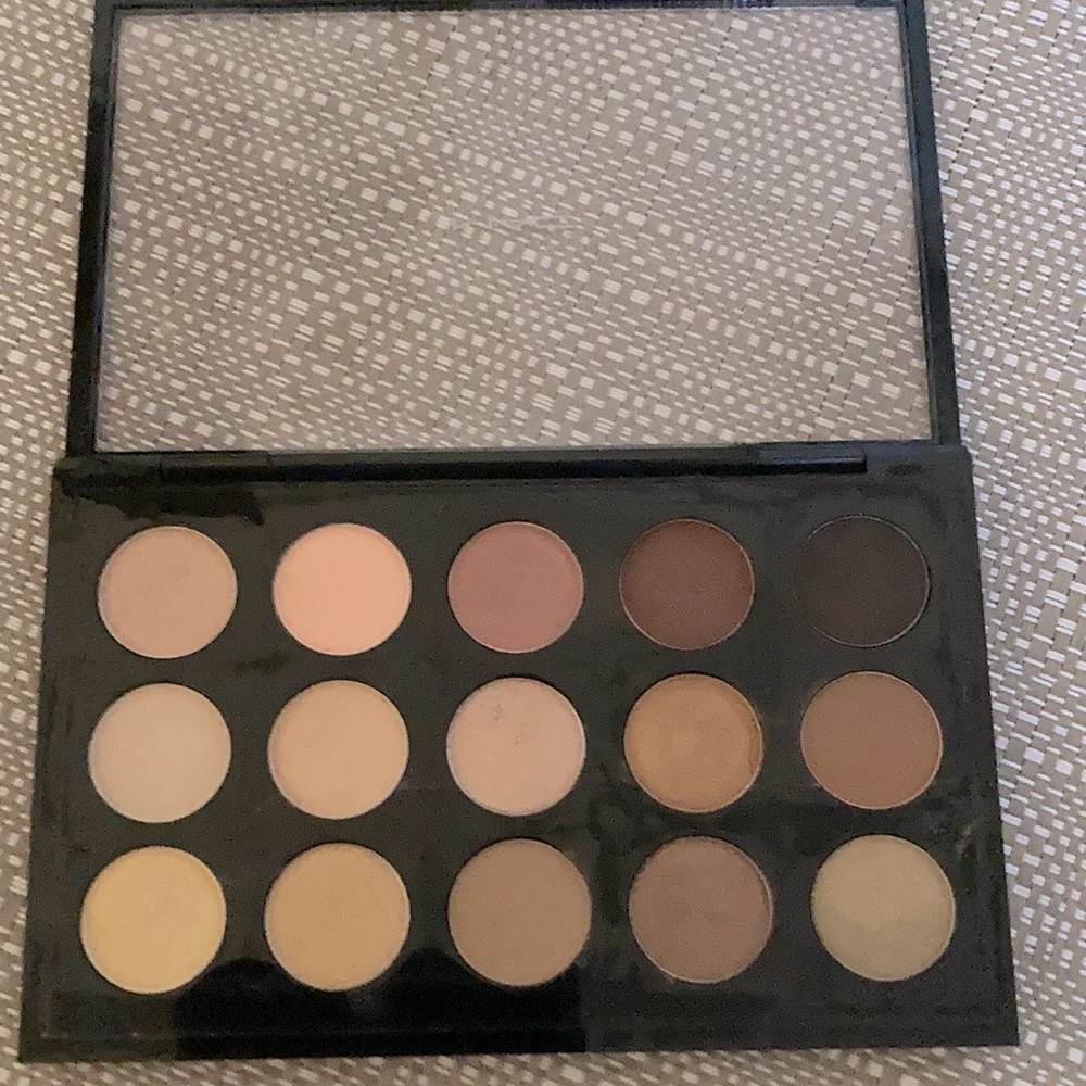 Original MAC warm neutral palette - Picture 2 of 2
